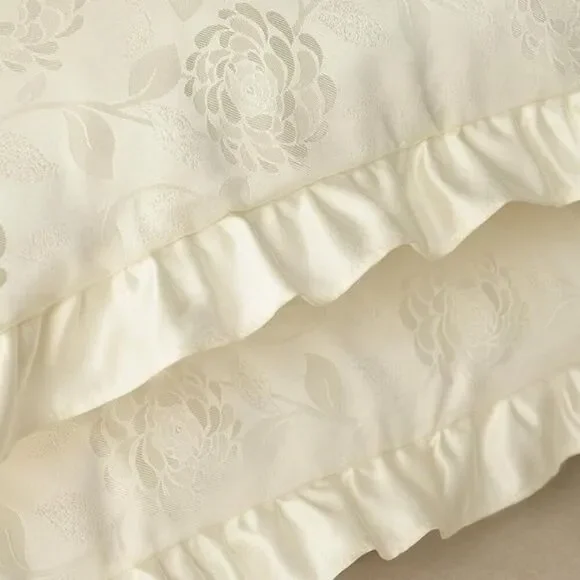 NWT Set of 2 Classic Rose Pattern Damask Decorative Pillow Shams, Ivory. - Picture 5 of 6